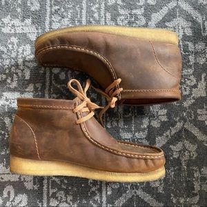 9.5 Men’s Clark’s Wallabees